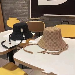 Chapeaux de designer simples pour hommes Luxury Bucket Hat Designer femme double côtés utilisent les filles casquette matériau matériau de protection du soleil doux de la protection Nice Chic FA120