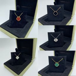 Collar de diseñador simple para mujer collar de trébol de plata chapado en forma de moda collares largos de collar de perlas zl206 b4