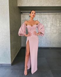 Eenvoudige stoffige roze satijnen prom -jurken lange plus maat van de schouder formele avondjurken met een hoge gesplitste 2022 feestjurk