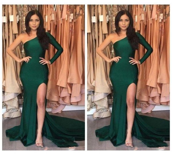 Simple Emerald Green Side Split Night Robes 2017 One épaule manches longues sirène satin satin Abendkleider Prom Party Celeb8057593