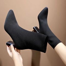 Eenvoudige mode stretch sokken laars hoge hakken schoenen gebreide laarzen magere vrouwen puntige herfst en winter blote 240111
