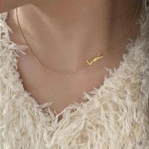 Eenvoudige initiële sierlijke hanger designer choker ketting 14K vergulde dunne ketting hanger choker lichtgewicht kettingen Jfuni