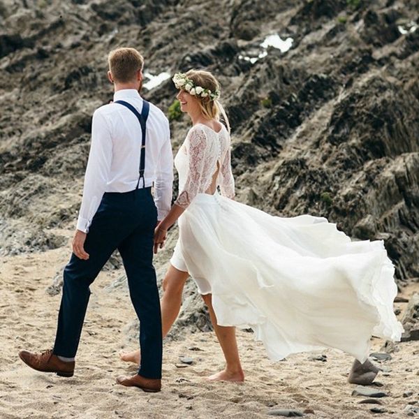 Vestidos de novia de playa de gasa de encaje simple Hi Low 2020 Ilusión de manga larga Escote único Tubería Vestido de recepción de boda País nupcial