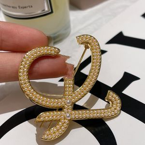 Eenvoudige Letter-L Pins Broche Lowes Luxe Designer Sieraden Voor Vrouwen Gouden Broches Mannen Klassiek Merk Breastpin Sjaal Pak Feestjurk Ornament aw4d