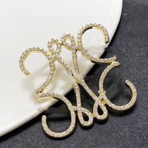 Eenvoudige Letter-L Pins Broche Lowes Luxe Designer Sieraden Voor Vrouwen Gouden Broches Mannen Klassiek Merk Breastpin Sjaal Pak Feestjurk Ornament aw4a