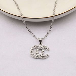 Simple luxe Designer marque double lettre pendentif colliers chaîne 18 carats plaqué or cristal strass pull Newklace pour femmes bijoux de mariage accessoires30