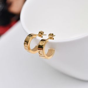 Eenvoudige luxe oorbellen stud mannen vrouwen designer oorbellen klassieke sieraden valentijnsdag hoepel ohrringe sierlijke accessoires vergulde rose gouden designer oorbel