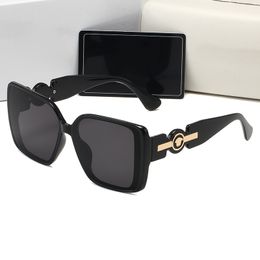 Gafas de sol de lujo simples Gafas de sol de diseñador para mujeres Hombres Marco cuadrado Diseño de línea Gafas de sol Tendencia Gafas Adumbral Conducción Anteojos al aire libre