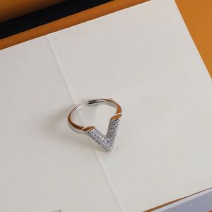Eenvoudige heren- en damespaarletterringen Luxe strass-ontwerperringen Paarcadeau-sieraden