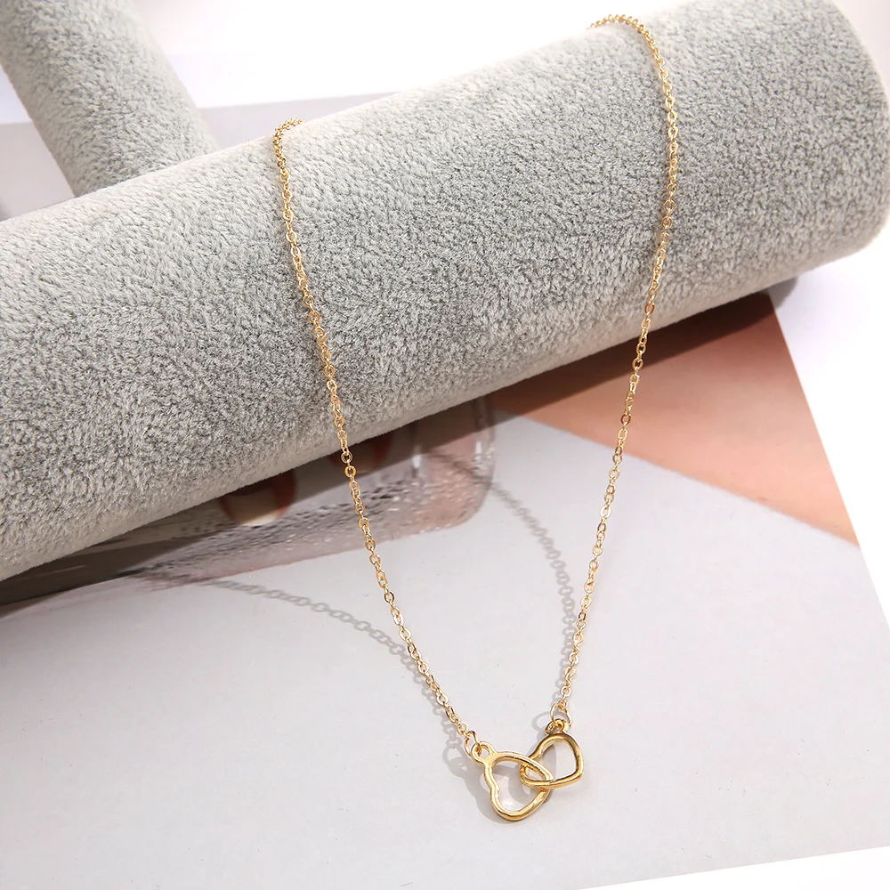 Colar de coração duplo de metal simples para mulheres criativas de coração conectado cor de prata cor de clavícula jóias de colar de festas de clavícula