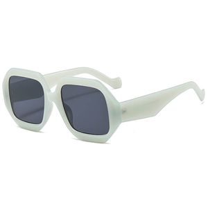 Eenvoudige achthoekige frog ogen stijl mode zonnebril grote plastic effen snoep frame met vierkante lenzen Unisex glazen 5 kleuren groothandel