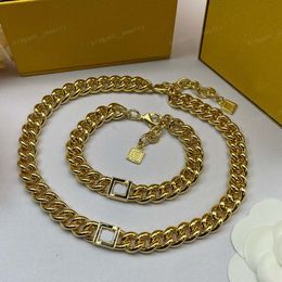 Eenvoudige persoonlijkheid Cubaanse ketting, zwart geëmailleerde designer armband, hiphop rock street style, hoge kwaliteit galvaniseren 18K goud koper, designer sieraden set