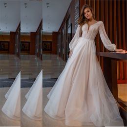 Vestido de novia Bling de lentejuelas de talla grande simple con mangas largas de obispo V para el piso de cuello.