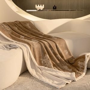 Eenvoudig bedrukt Europees katoenen flanellen deken Kantoorbanken Dutjedeken Bedovertrekdeken Kamer met airconditioning Warme dekens