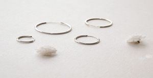 Eenvoudige echte 925 Sterling Silver Oorbellen voor vrouwen Girls Minimalistisch Ronde Design Hoop Earring Brinco Fijne sieraden YME1195156128