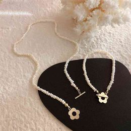 Collier ras de cou en perles rétro Simple pour femmes, pendentif en fleur, chaîne de clavicule, bijoux de qualité supérieure, 210w