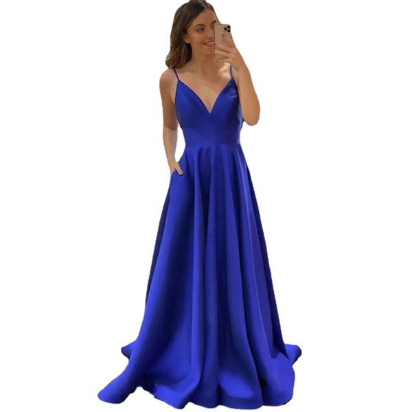 Simple Royal Blue Satin Vestidos de baile con bolsillos Una línea con cuello en V Correa de espagueti Vestidos de fiesta de noche formales Espalda abierta Mujeres Vestido para ocasiones especiales