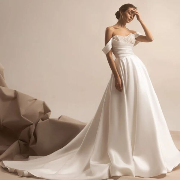 Robe de mariée en satin simple, ligne A, manches épaules dénudées, perles, cristaux, buste, robes de mariée avec plis froncés, peuvent être personnalisées