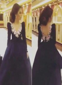 Eenvoudige Saoedi -Arabië 2016 Marineblauwe prom -jurken Puffy Sheeves Low V Back 3D Flowers V Neck Party Jurken3475310