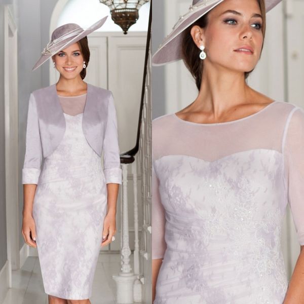 Gaine simple Ispirato mère de la robe de mariée bijou cou à manches courtes appliques cristal robes d'invité de mariage longueur au genou robe de soirée