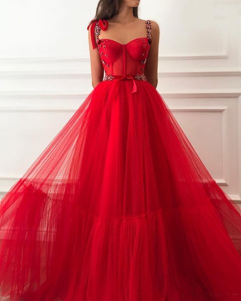 Simple tirantes finos hecho a mano flor tul rojo vestidos de noche cristal hasta el suelo 2021 vestido largo de graduación bata de noche para mujer