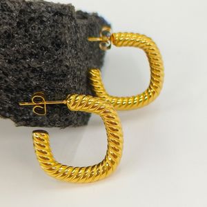 Boucles d'oreilles simples en acier inoxydable, nouvelle forme géométrique en C européenne et américaine, personnalité à la mode, luxe léger, boucles d'oreilles torsadées filetées exquises