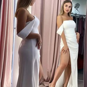 Robe de mariée simple sans bretelles sur l'épaule Sirène côté fente Satin Beach Bridal Bridal Vestidos de Novia Civil