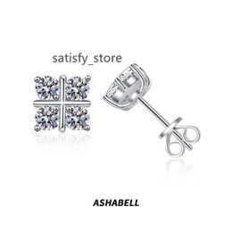 Tempérament simple S925 Boucles d'oreilles en diamant en argent sterling en argent sterling boucles d'oreilles platine classiques en platine boucles d'oreilles