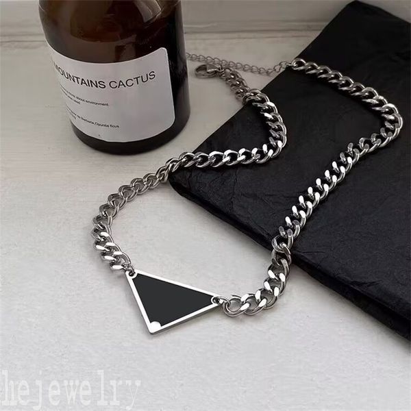 Collier pendentif simple triangle colliers de créateurs émail pour femmes pas cher lettres motif romantique métal hip hop pour hommes collier de luxe plaqué argent ZB011 E23