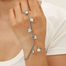 Simple Vintage couleur argent métal coeur Bracelet à breloques pour les femmes main doigt chaîne esclave Bracelets fête bijoux cadeau
