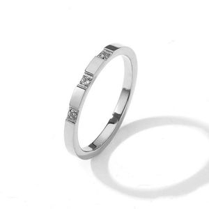 Eenvoud CNC-ontwerper Drie diamanten ring Damesmode Titanium Staal Verguld roségouden koppels