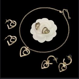 Simplicité nouveau modèle élégant collier d'amour suspendu balancement boucles d'oreilles coeur de pêche Double lettre 5 coeurs Bracelets ensembles de bijoux CH3