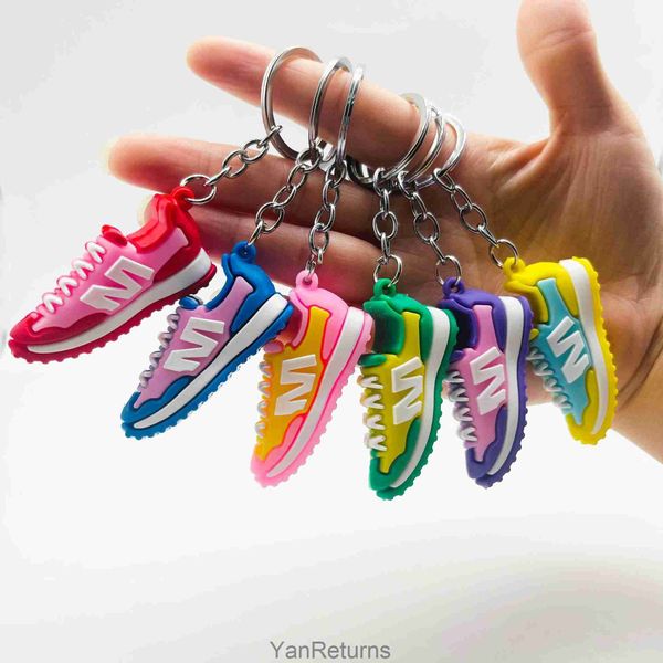 Keychain à chaussures simulées PVC Sneakers tridimensionnels SALLE MAL MALE CORTYCHAIN SAG PENDANT ACTIVITÉ CADE