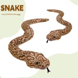 Simulatie 170 cm Python Plush Doll Hand Puppet Realistische slang pluche speelgoed van hoge kwaliteit zacht gevulde katoenen decoratie slaapkamer 240321