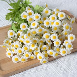 Ramo de margaritas pequeñas de flores de simulación, decoración de mesa de comedor para el hogar, sala de estar, accesorios de fotografía de manzanilla, crisantemo salvaje