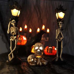 Simulation résine Crâne Décoration de la fête Light Party Location Disposition accessoires Halloween Street Lampe Squelette Lampe décorative pour la décoration de la maison 220105