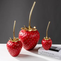 Simulatie Aardbei Fruit Display Hars Ambachten Gouden Aardbei Beeldje Decoratieve Beeldjes Woondecoratie Accessoires 240105