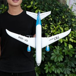 Simulatoren QF008 Boeing 787 Airplane Miniature Model Plane 3ch 2 4G Remote Control Epp RTF RC Toy 221122