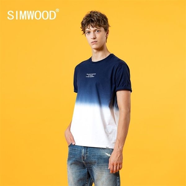 SIMWOOD Dip Dye contraste Color camiseta hombres cuello redondo estampado de letras moda Streetwear 100% algodón transpirable Tops SJ120895 210409