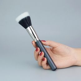 Borstel voor enkelvoudig gezicht Blushborstels Platte kop Geitenhaar Houten handvat Contourschaduwborstels Dubbellaags los wit Oogverblindend zacht mollig Cosmetisch make-upgereedschap