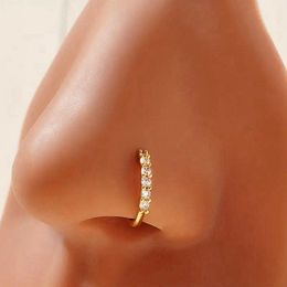 Mini rangée unique zircon diamant fin ultra étincelant exquis avec anneau d'ouverture en diamant décoration de nez clou de nez anneau de nez de perforation humaine