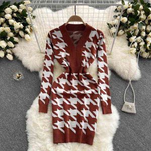 Singreiny Vintage Houndstooth Gebreide Jurk Vrouwelijke Mode Koreaanse Elastische Slanke Potlood Jurken Herfst Winter Warm Trui Jurk Y220214