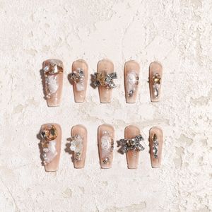 Sisful Beige Brilliance - Handmade Long Coffin Press -On Nails met edelstenen
