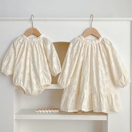 Sœur correspondant tenue bébé filles vêtements à manches longues col de poupée fleur broderie fille robe et barboteuse robes de princesse 240311