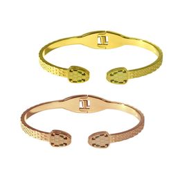 Brazalete de tamaño 17 para mujer Brazaletes de 3 colores para joyería de fiesta Brazaletes de serpiente Brazaletes de serpiente Joyería chapada en oro de 18 quilates 3 estilos Joyas de plata y oro Caja de conjuntos de regalos de lujo