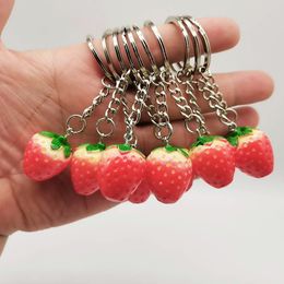 Maat 2.5cm Creatieve aardbeiensleutelhangers Simulatie Simulatie Strawberry Promotionele tas CAR Keychain sieraden geschenken in bulk