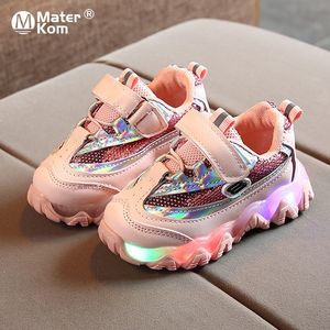 Taille 21-30 Baby Glowing Sneakers Baskets lumineuses pour enfants Filles LED Light Up Chaussures Garçon Chaussures décontractées respirantes avec des lumières 210308