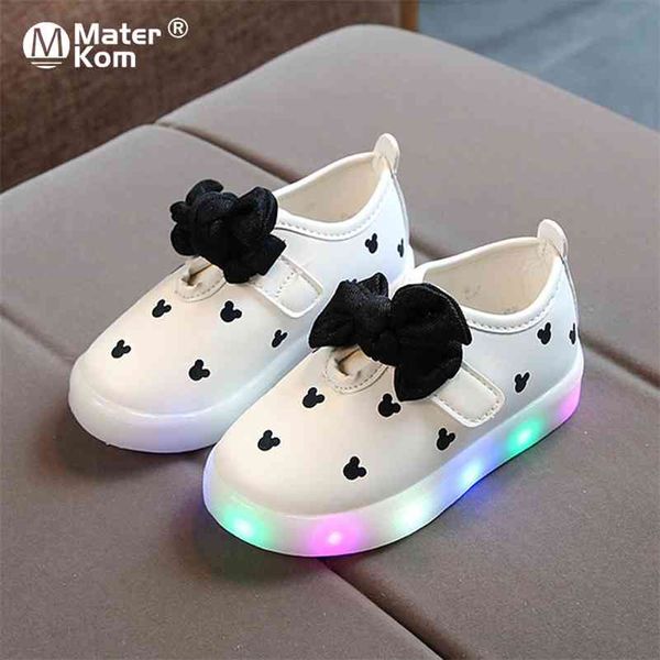 Taille 21-30 Lampe LED pour enfants Chaussures lumineuses Filles Baskets lumineuses Marque Enfants Chaussures décontractées Printemps Été Bébé Fille Baskets 210329