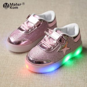 Tamaño 21-30 Zapatos para niños con luces LED Niños Niñas Niños Correr Zapatillas de deporte brillantes Suela brillante Zapatos para niños pequeños para bebés 210303