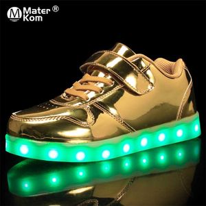 Taille 25-37 Enfants LED Lumineux Sneakers Sneakers Sneakers lumineux pour garçons Girls crochet boucle Chaussures brillantes enfants chaussures de sport avec lumière 211022